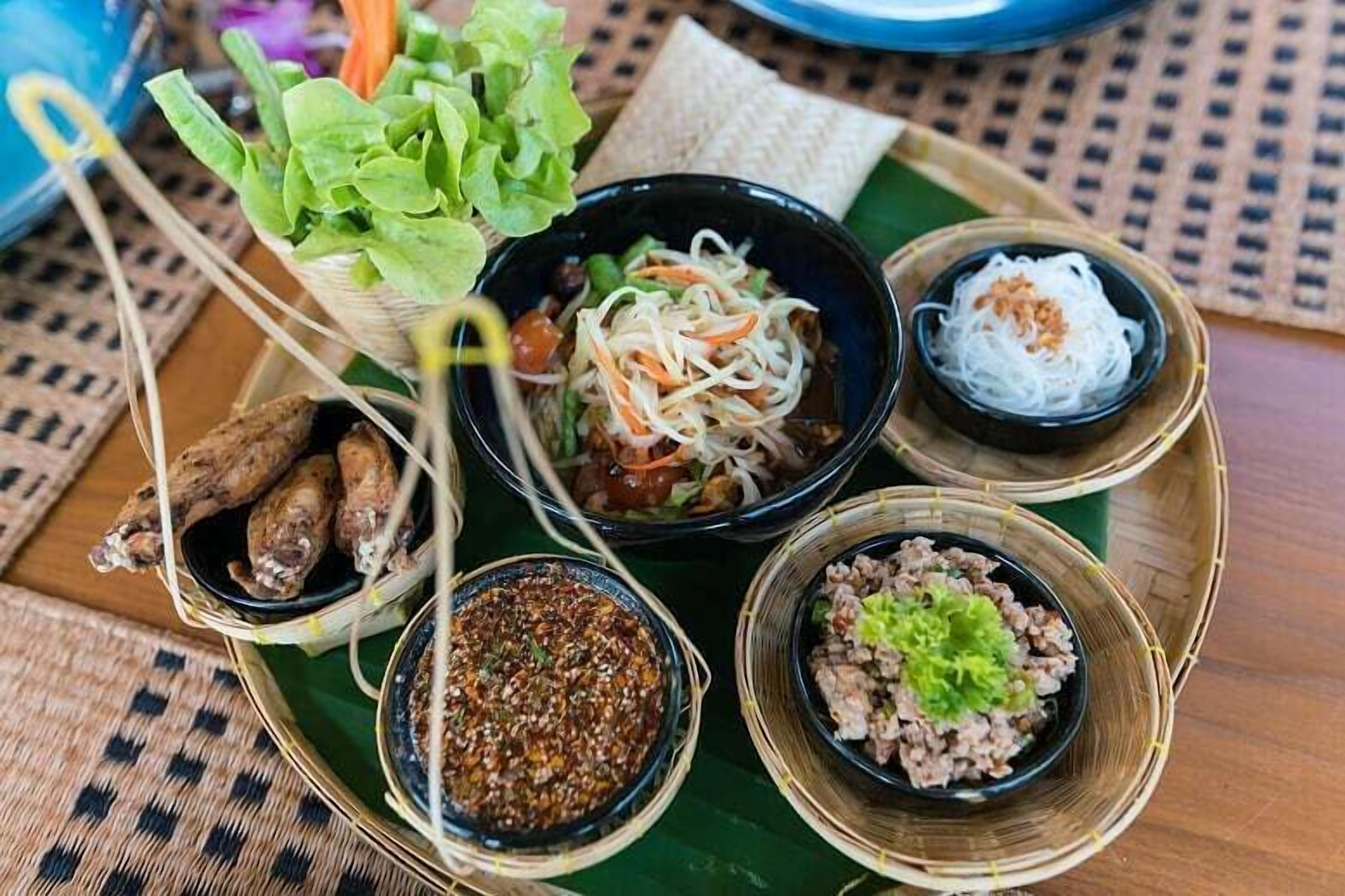 breakfast, lunch, dinner served; thai cuisine