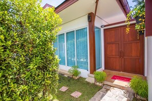 Exterior - OYO 1043 The Sun Pool Villa (Koh Samui)