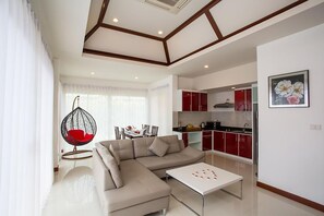 42-inch flat-screen TV with cable channels, TV - OYO 1043 The Sun Pool Villa (Koh Samui)