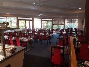Breakfast, lunch, dinner served; local and international cuisine