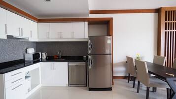 2-Bedroom Grand Sea view | Private kitchen | Full-size fridge, microwave, stovetop, coffee/tea maker