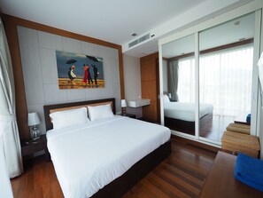 Minibar, desk, iron/ironing board, free WiFi