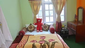 Ropa de cama de alta calidad, caja fuerte, escritorio