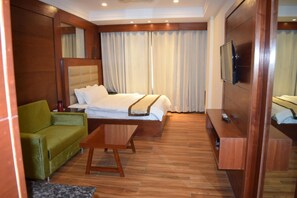 1 bedroom, premium bedding, desk, iron/ironing board
