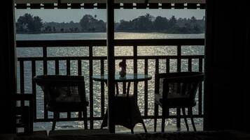 Deluxe Double Room, 1 Queen Bed, Accessible, Lake View | Balcony