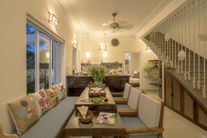 In-room dining - Villa De Van (Da Nang)