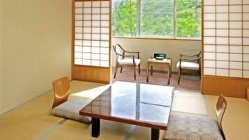 In-room safe, desk, laptop workspace, free WiFi