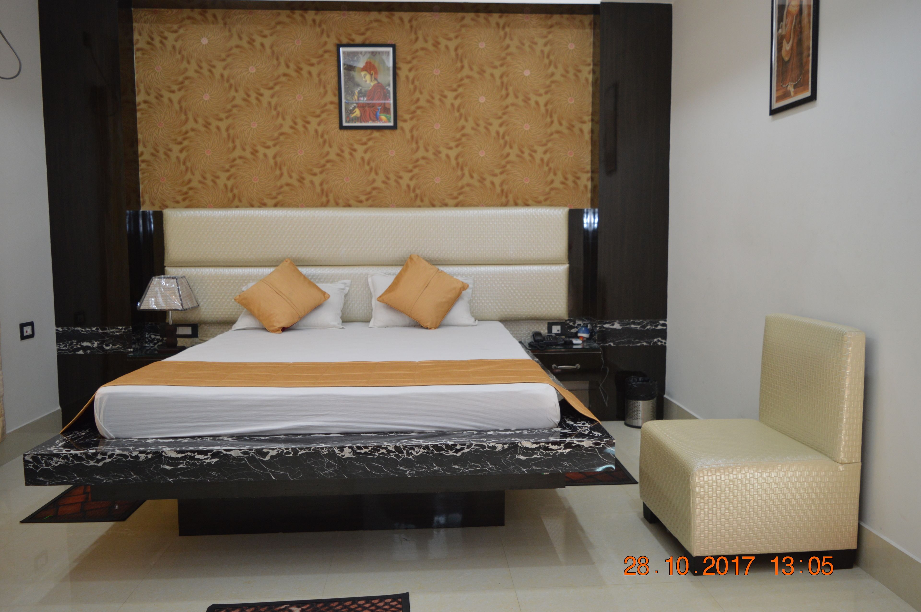 Luxury Double Room, 2 Single Beds, Accessible | Premium bedding, minibar, in-room safe, desk
