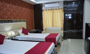Luxury Double Room, 2 Single Beds, Accessible - Hotel Biswanath (Guwahati)