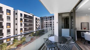 2 Bedroom Suite | Terrace/patio