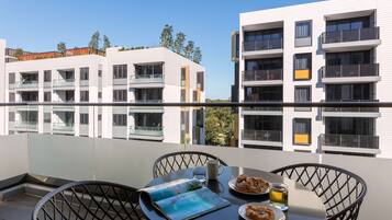 2 Bedroom Suite | Terrace/patio