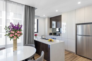 Private kitchen - Meriton Suites Sydney Airport (Mascot)