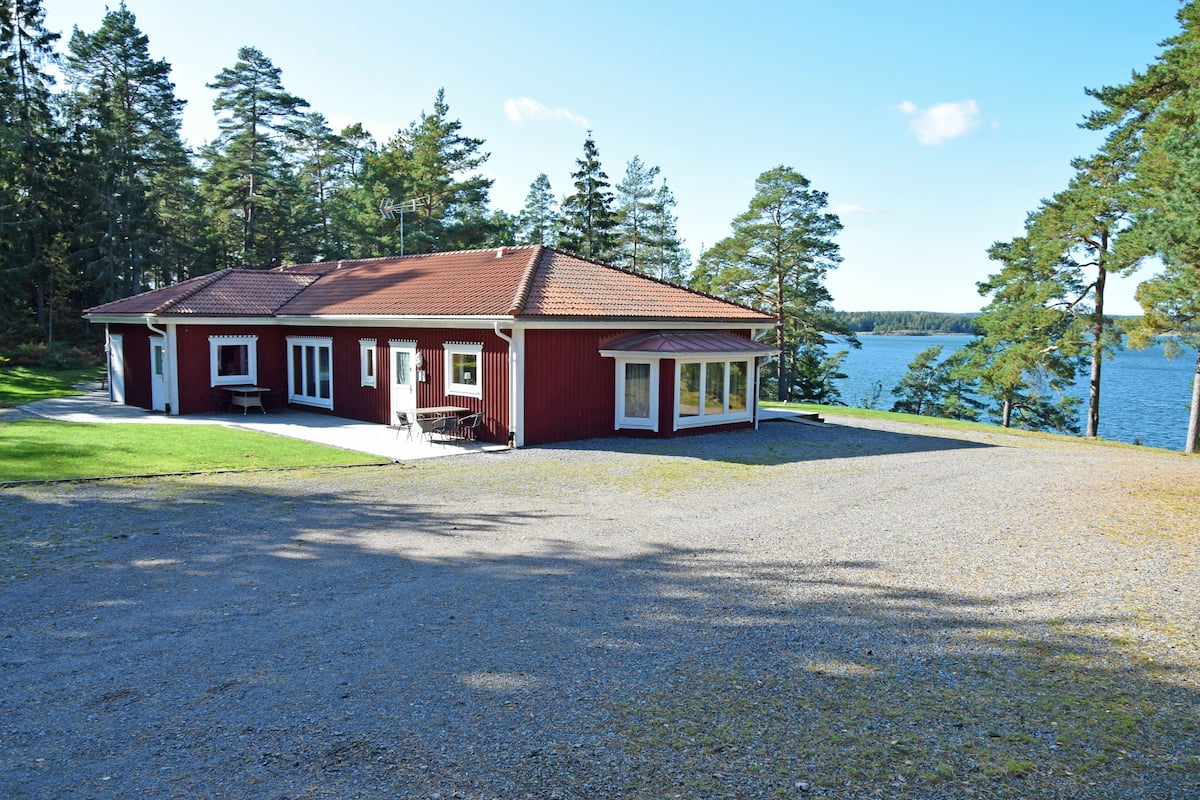 Apartment, Lake View | Individually decorated, individually furnished, desk, blackout drapes