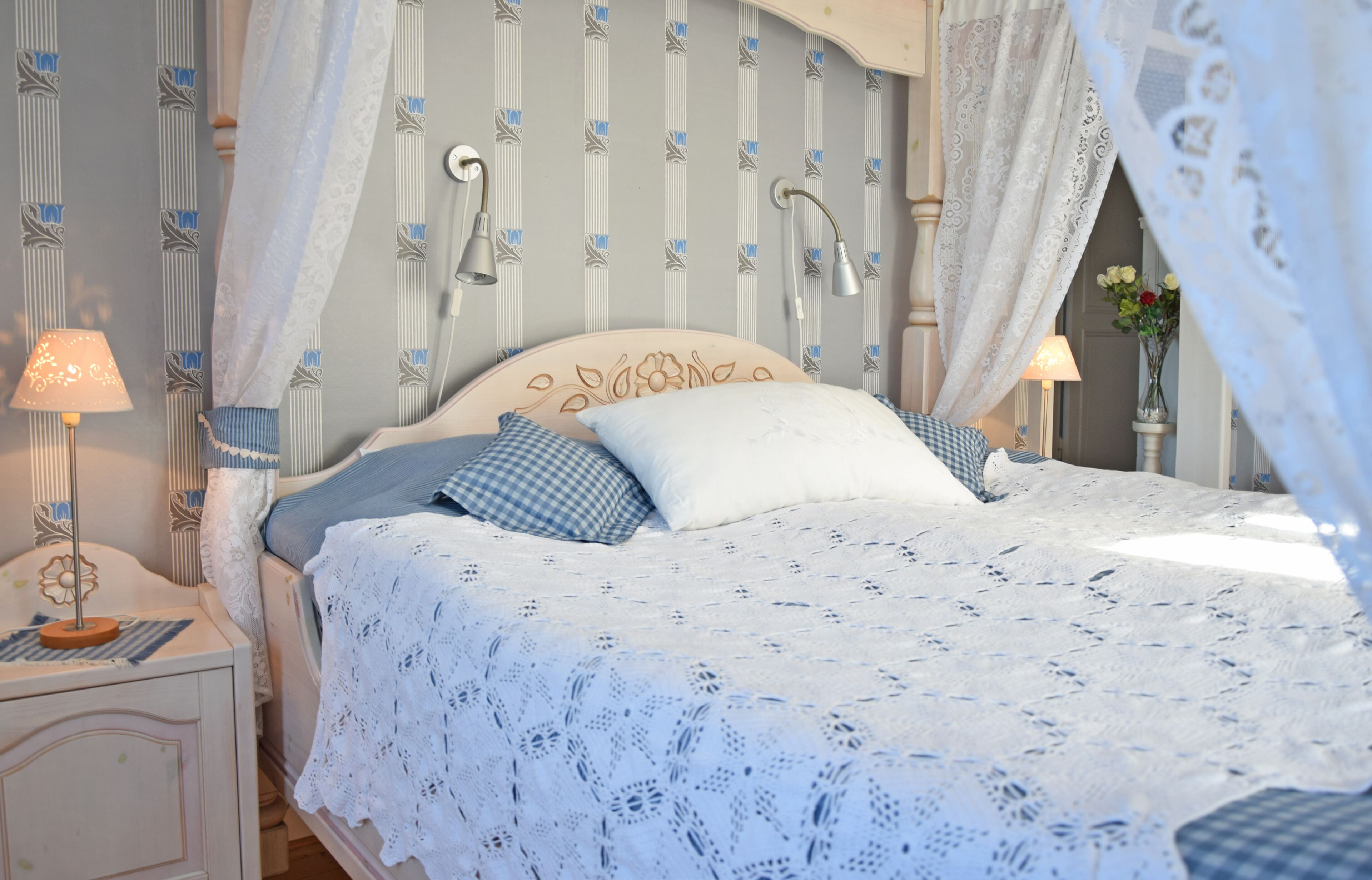 double room | individually decorated, individually furnished, desk, blackout curtains