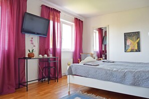 Double Room, Annex Building | Individually decorated, individually furnished, desk, blackout drapes - Vätternterrassen (Hammar)