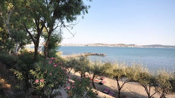 Private beach, sun loungers, beach umbrellas, beach towels