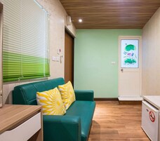 經濟雙人房 | 書桌、遮光布/窗簾、折疊床/加床、免費無線上網