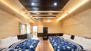 Family Room | Desk, blackout drapes, rollaway beds, free WiFi - Happy House (Liuqiu)