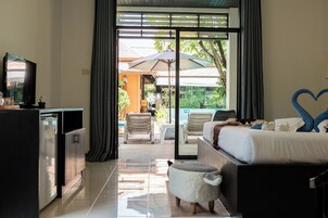 Escritorio, sistema de insonorización, wifi gratis y ropa de cama 