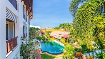 Outdoor pool, pool loungers