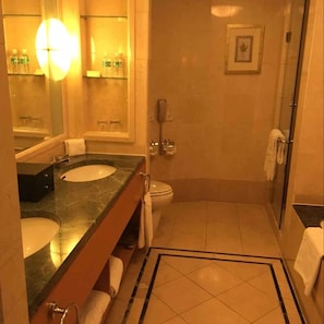 Bathroom - PARKVIEW DINGSHAN HOTEL (Nanjing)