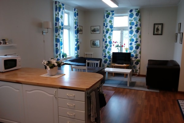 Double or Twin Room, Shared Bathroom | Living area