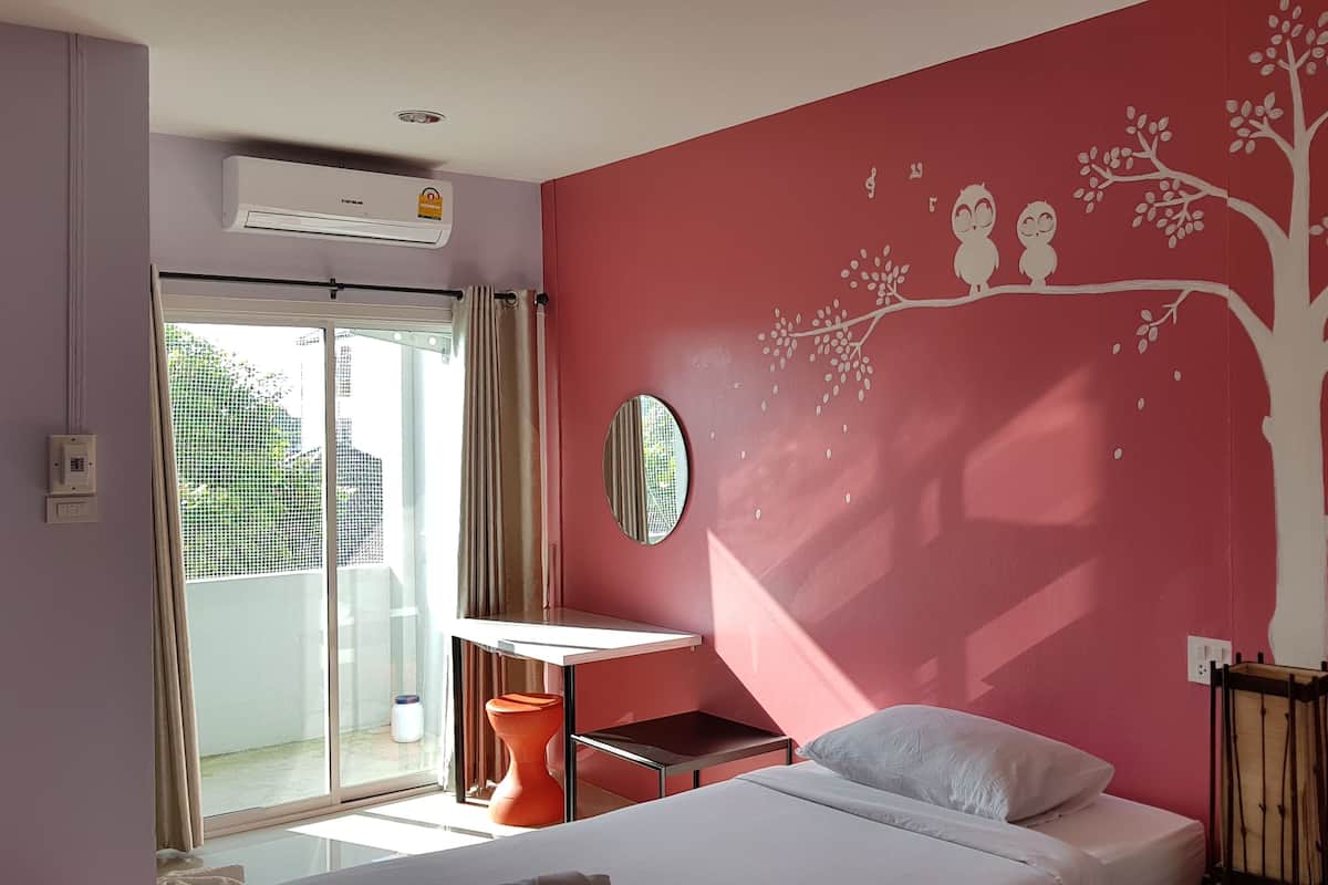 Standard Twin Room | Escritorio, cortinas blackout y wifi gratis