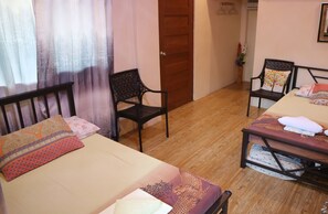 1 bedroom, desk, iron/ironing board, free WiFi - V.Hauschild Pension House (Alaminos)