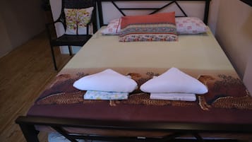 One Bedroom House | 1 bedroom, desk, iron/ironing board, free WiFi