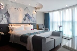 Business Suite | In-room safe, desk, blackout curtains, rollaway beds - Xiamen Hooray Hotel (Xiamen)