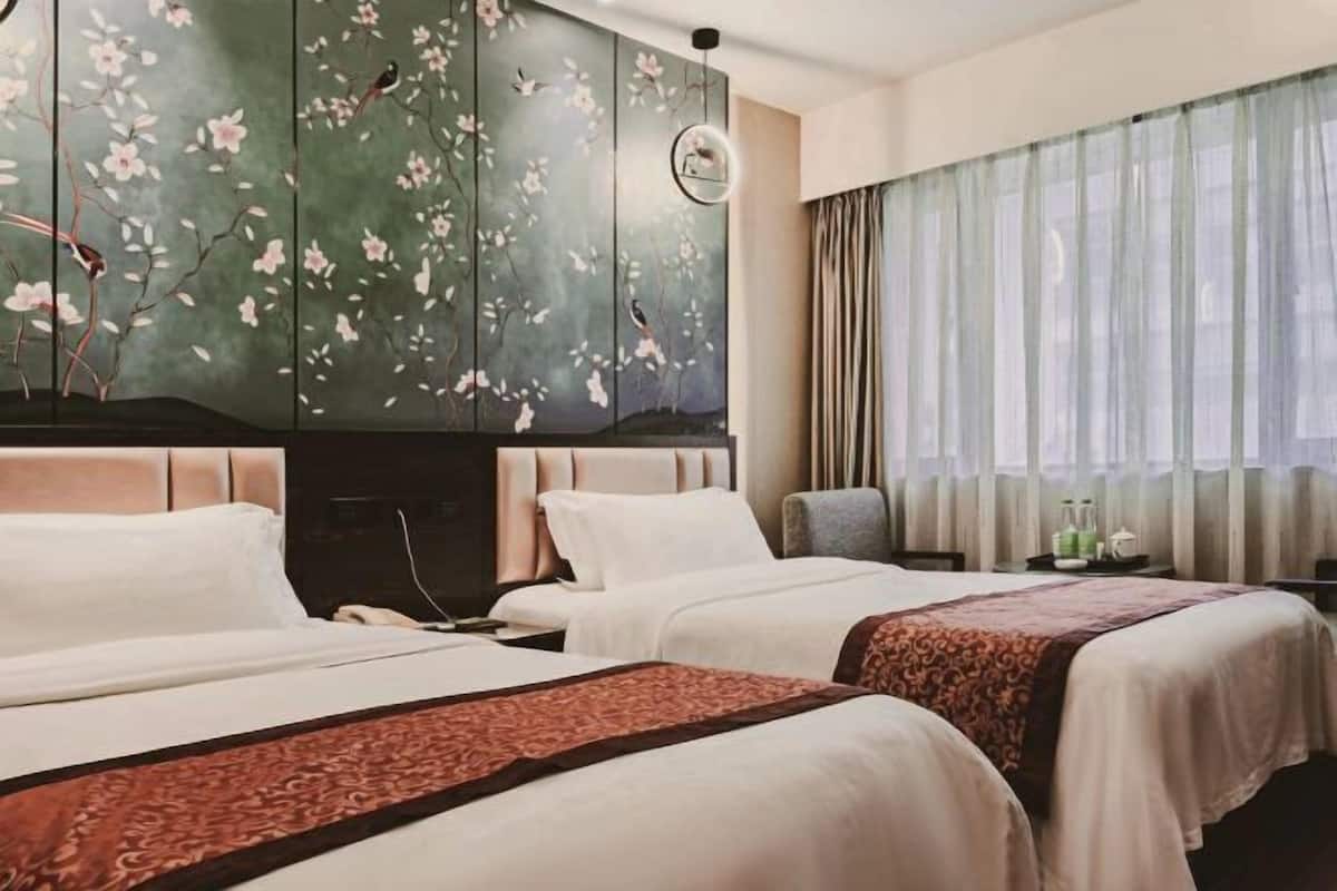 In-room safe, desk, blackout curtains, rollaway beds