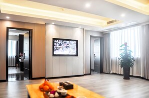 Executive Suite, 2 Bedrooms | In-room safe, desk, blackout curtains, rollaway beds - Xiamen Hooray Hotel (Xiamen)