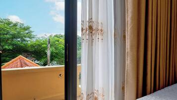 Egyptian cotton sheets, premium bedding, memory foam beds, minibar