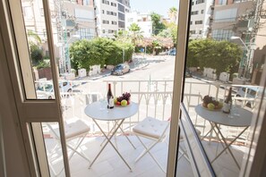 舒适套房, 1 间卧室, 厨房, 海滨 | 熨斗/熨衣板、折叠床/加床（额外收费）、免费 WiFi