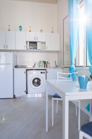 Comfort-Suite, 1 Schlafzimmer, Küche, am Strand | Bügeleisen/Bügelbrett, Zustellbetten, kostenloses WLAN