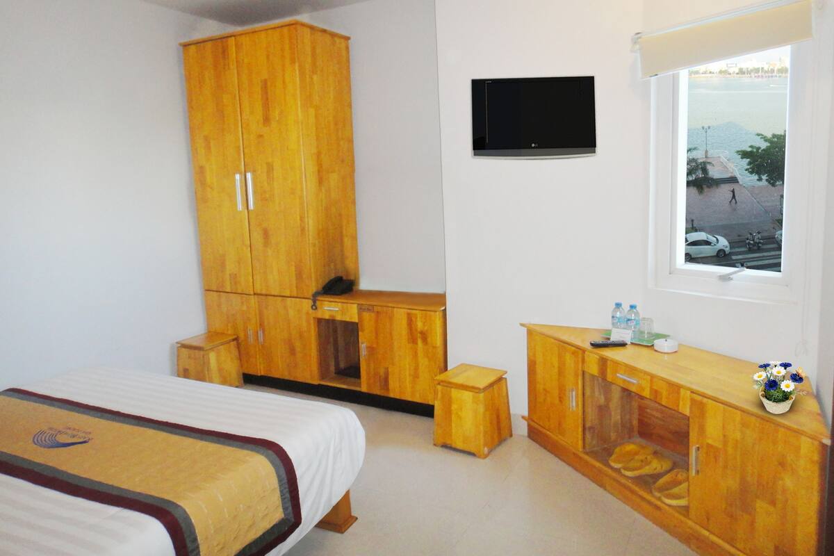 Standard Room | Minibar, desk, WiFi (free)