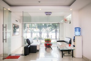 Lobby sitting area - Rainbow Hotel Da Nang (Da Nang)