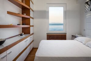Apartment, 2 Bedrooms, Sea View | 1 bedroom, in-room safe, desk, iron/ironing board - LHP Suite Posillipo (Naples)