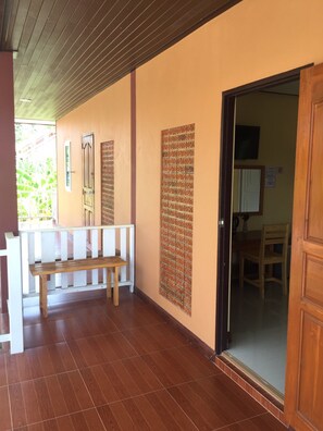 Family Room | Terrace/patio