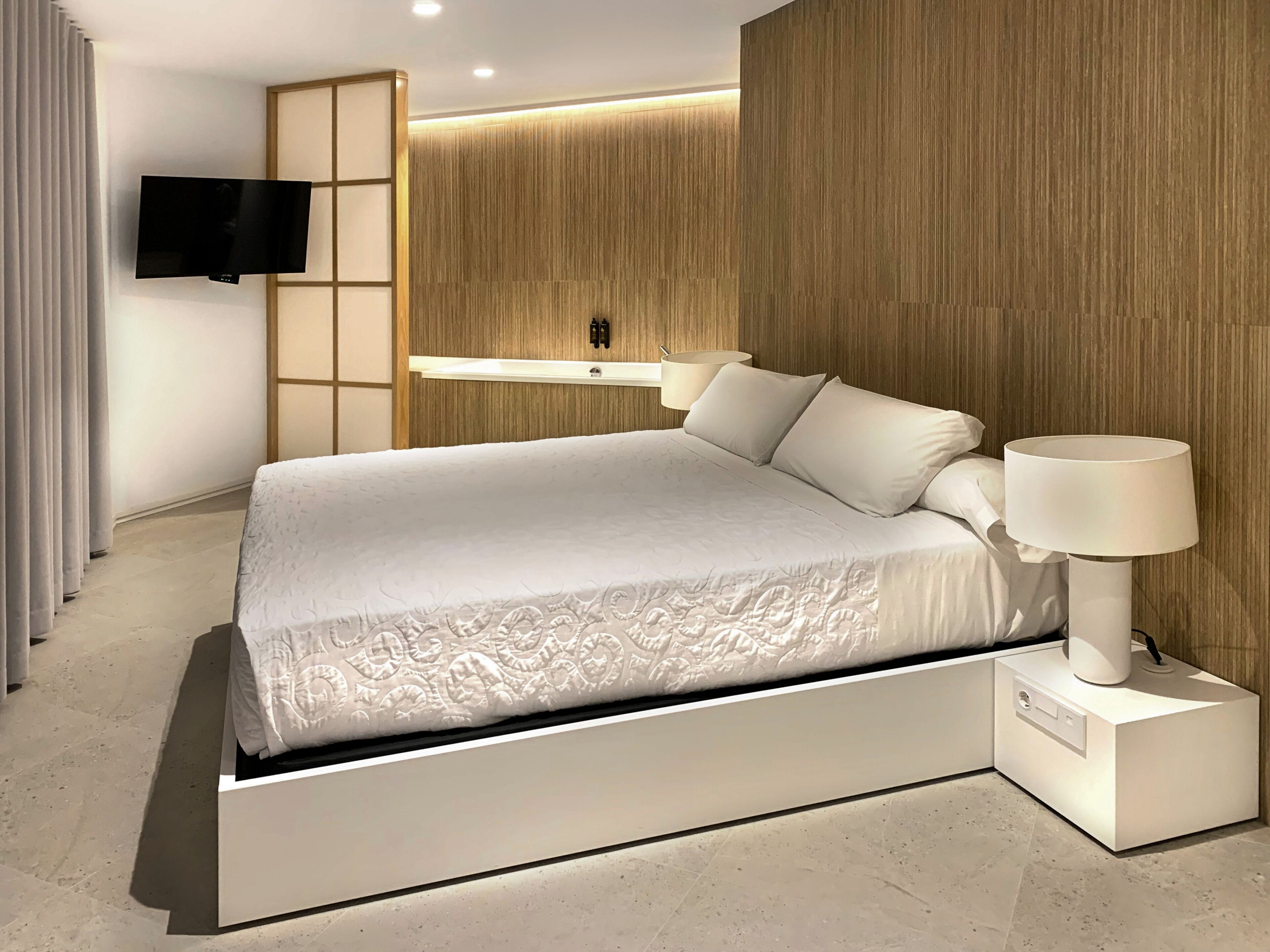 suite | 1 bedroom, in-room safe, desk, blackout curtains