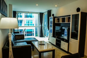 One Bedroom Aprartment | Living room