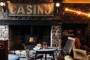 Breakfast, lunch, dinner served; British cuisine