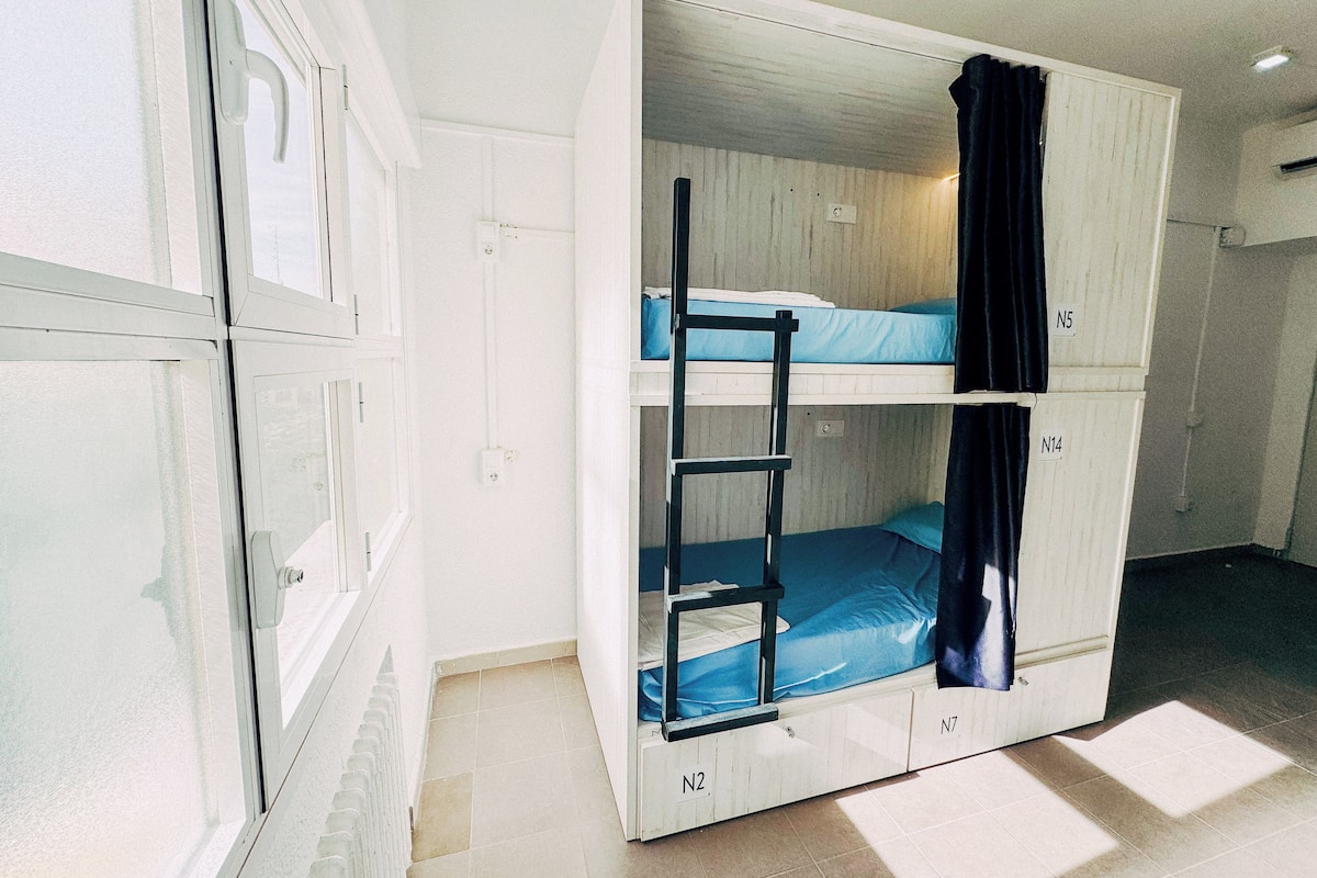 Dormitório compartilhado, em dormitório misto, banheiro privativo (1 bed in 4 beds dorm) | Wi-Fi de cortesia, roupa de cama