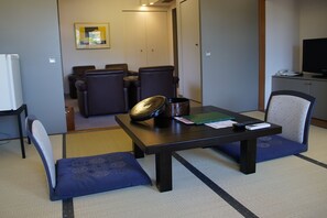 In-room safe, free WiFi - Suizansou (Toyooka)