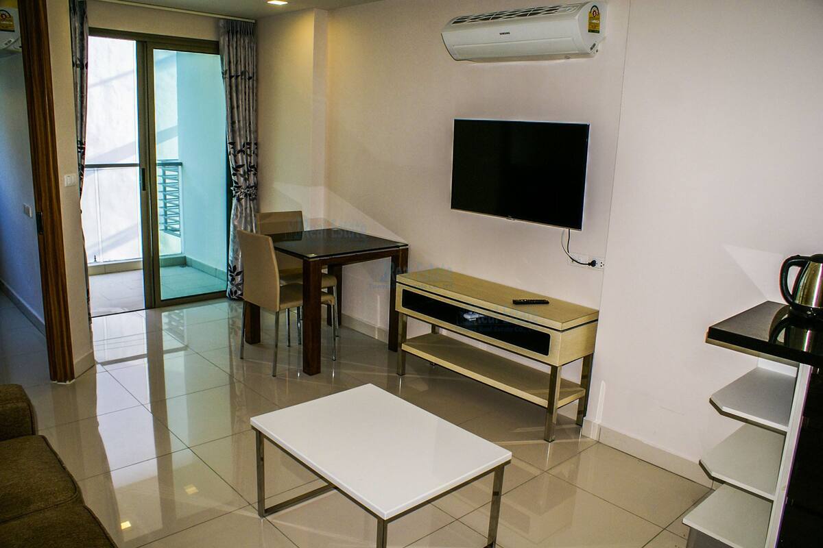 1-Bedroom Apartment | Living area