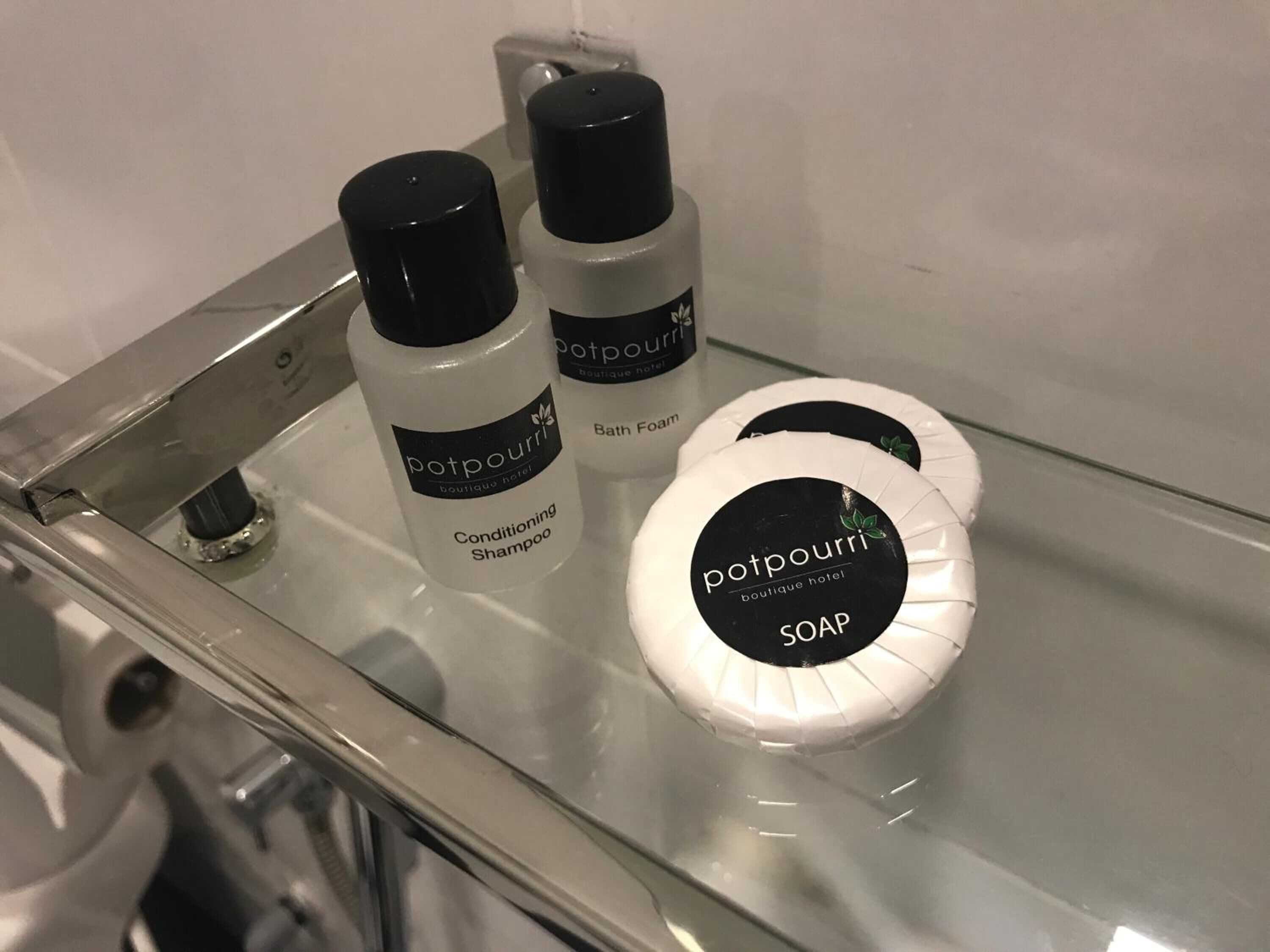 shower, free toiletries, hair dryer, bidet