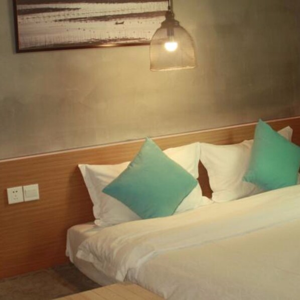 Superior Double Room(Chinese Citizen Only) | Desk, blackout drapes, free WiFi
