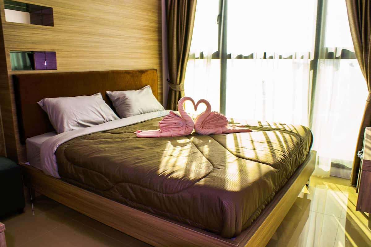 1 bedroom, in-room safe