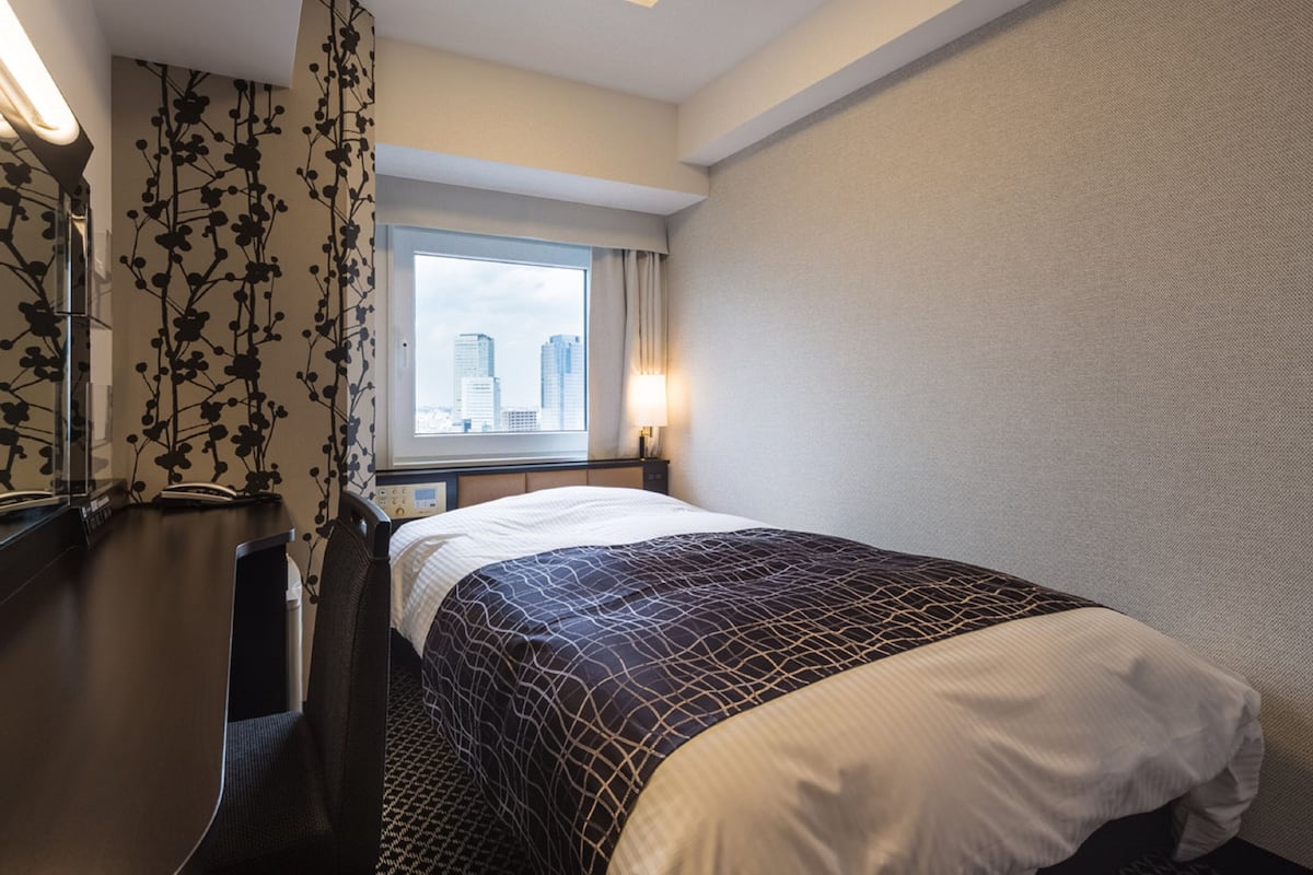 Down comforters, desk, blackout drapes, free WiFi