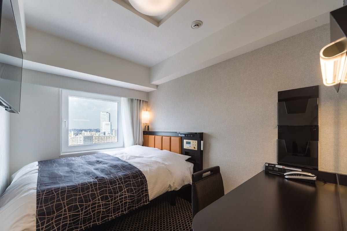 Down comforters, desk, blackout drapes, free WiFi